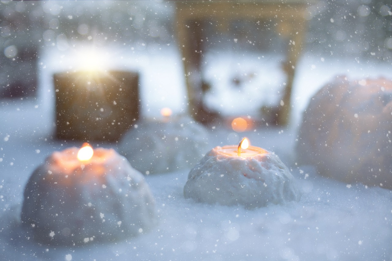 winter, candles, snowballs-1210417.jpg